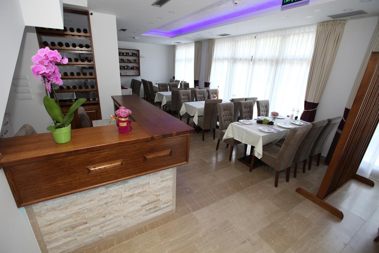 Apis Hotel تريبينيي المظهر الخارجي الصورة