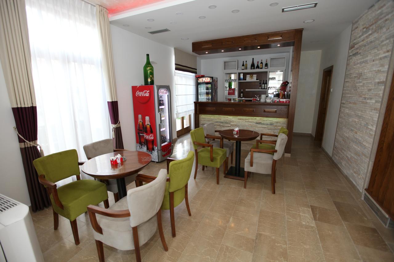 Apis Hotel تريبينيي المظهر الخارجي الصورة