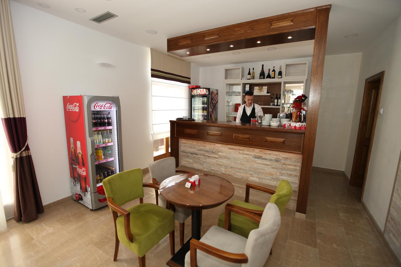 Apis Hotel تريبينيي المظهر الخارجي الصورة